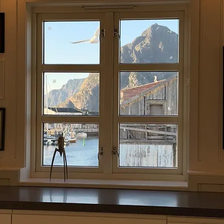 With Spectacular Views * Henningsvær